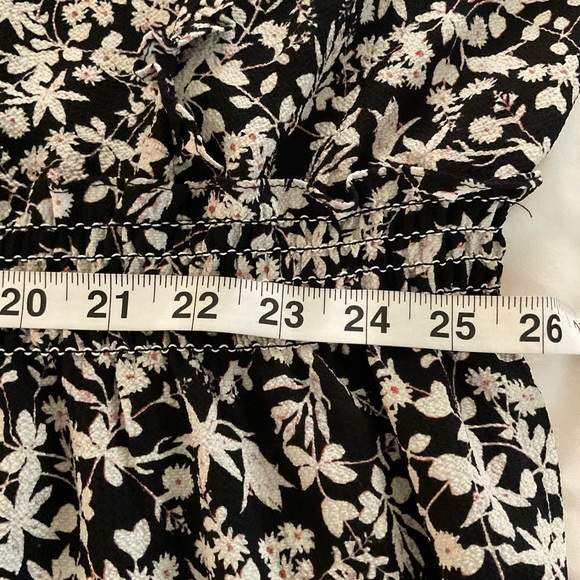 Chic Black and White Patterned Maxi Dress - Picture 8 of 12